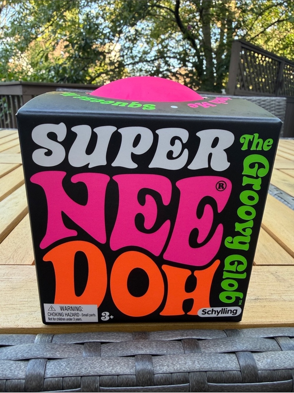 Super NeeDoh The Groovy Glob Pink